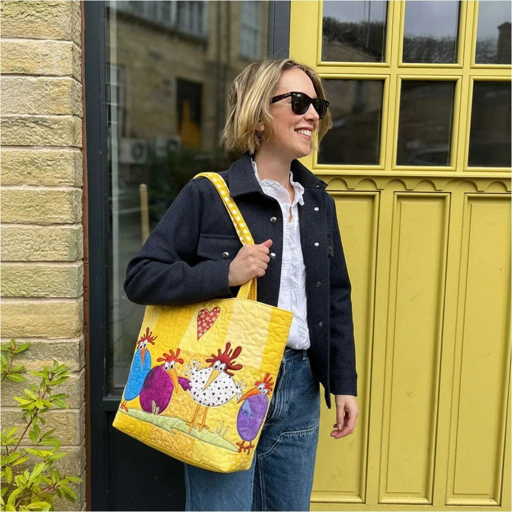 Country Hen Delight Quilted Zipper Tote Bag SN0PT016